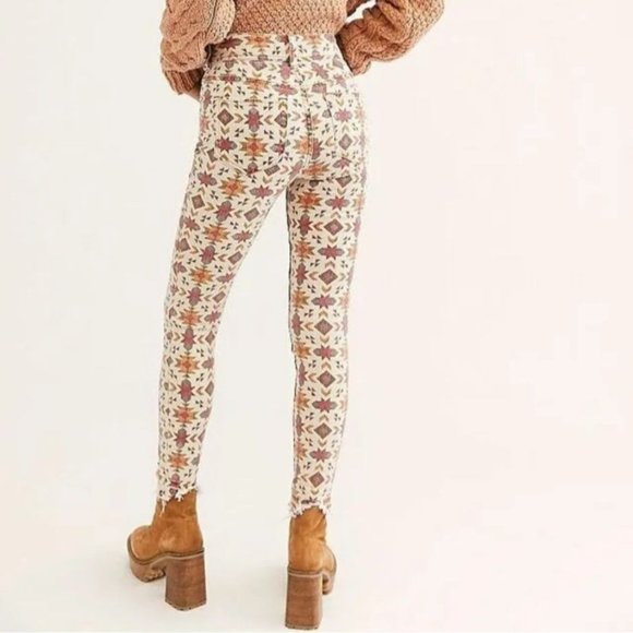 Free People Wild Child We The Free Womens Skinny Jeans Aztec Print Boho Sz 27 - Picture 8 of 9
